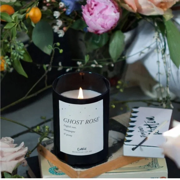 Catbird ghost rose candle - Picture 1 of 11